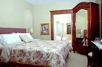 Hotel Bluecrest Bed And Breakfast Niagara Falls