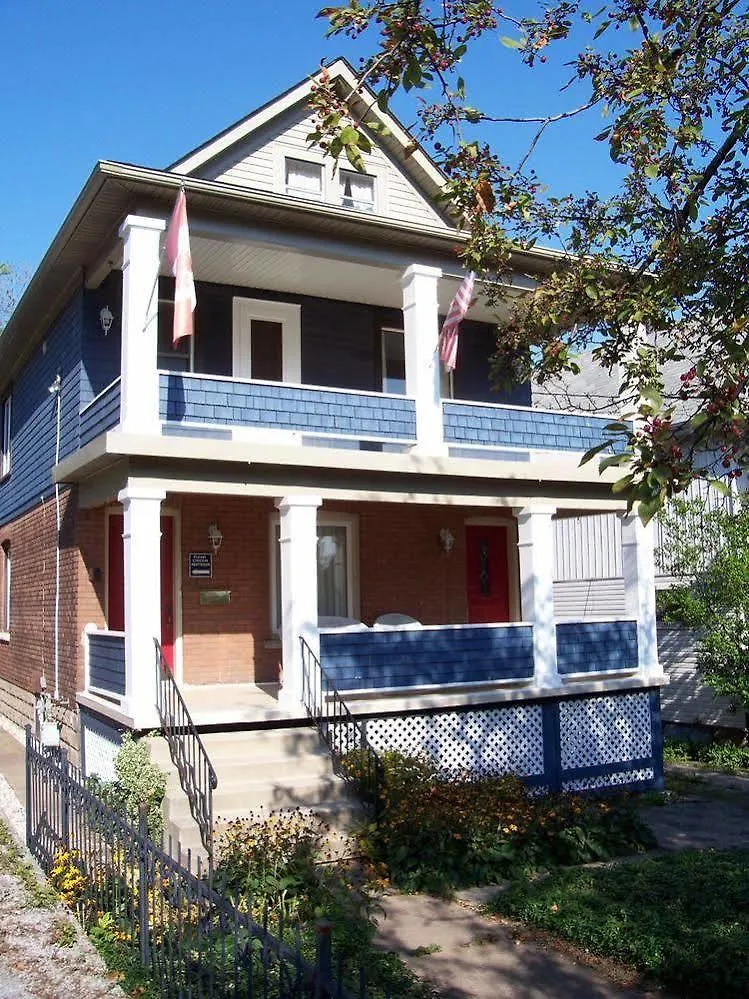 Hotel Bluecrest Bed And Breakfast Niagara Falls